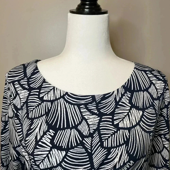 Connected Apparel 1/2 Sleeve Wrap  Dress - Picture 4 of 10